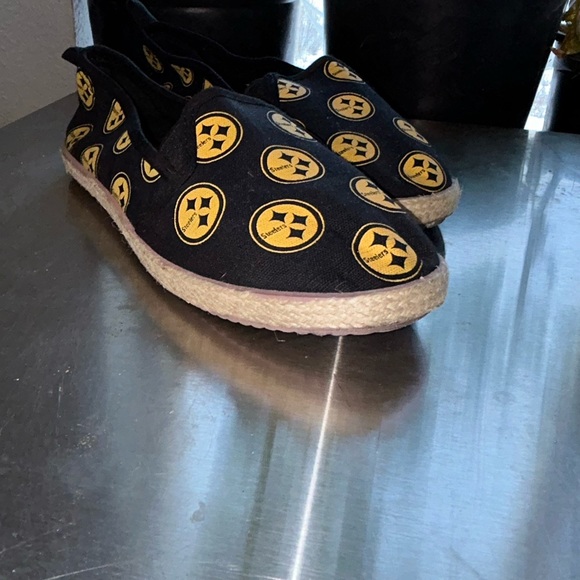 Steelers size medium slip on shoe - Picture 3 of 8